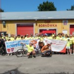 Uczestnicy rajdu przed budynkiem OSP Sosnówka Uczestnicy rajdu przed budynkiem OSP Sosnówka