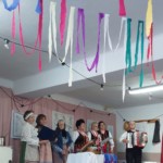 Zapraszamy do chatki, gdzie wiszą makatki Zapraszamy do chatki, gdzie wiszą makatki