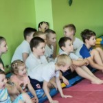 Zawodnicy kibicują swoim kolegom. Zawodnicy kibicują swoim kolegom.