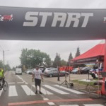 Start zawodnika o kulach Roberta Pasko Start zawodnika o kulach Roberta Pasko