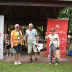 Najstarsi uczestnicy rajdu z organizatorami Najstarsi uczestnicy rajdu z organizatorami