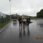 Delegacja młodzieży na cmentarz Delegacja młodzieży na cmentarz