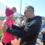 Wręczenie dyplomów uczestnikom biegu Wręczenie dyplomów uczestnikom biegu