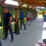 Zawodnicy podczas konkurencji strzeleckiej Zawodnicy podczas konkurencji strzeleckiej