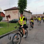 Rozpoczęcie rajdu spod budynku OSP Sławatycze Rozpoczęcie rajdu spod budynku OSP Sławatycze