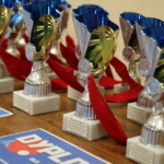 Puchary wręczane zawodnikom