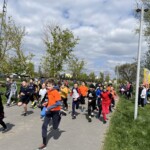 Chłopcy kl IV na trasie biegu